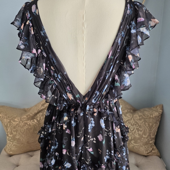 Mac Duggal Ieena Floral Ruffle V-Neck Gown - Picture 4 of 10